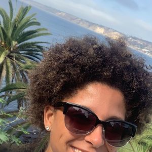 Meet your Posher, Kendra